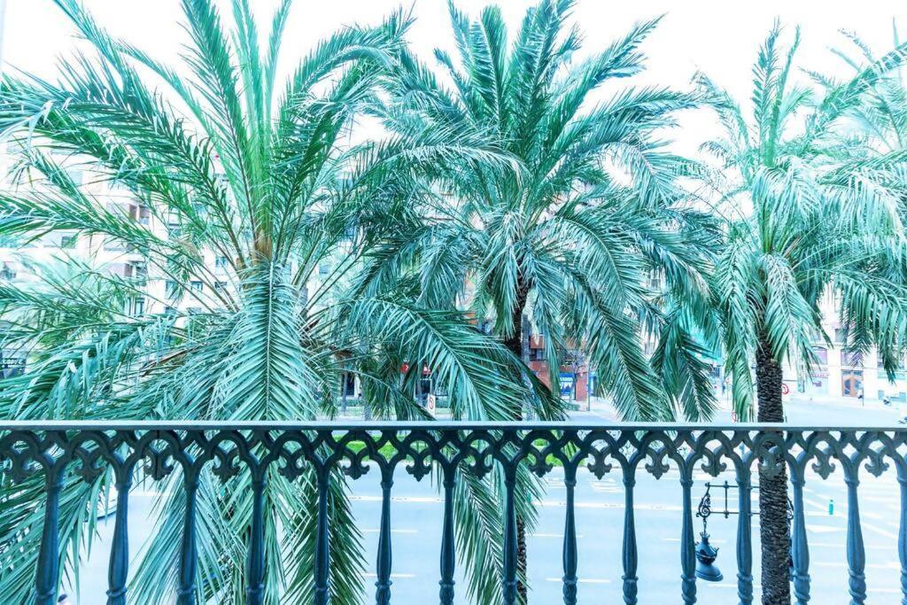 Tranquilo Y Acogedor En El Centro De La Ciudad Apartment Valencia Bagian luar foto